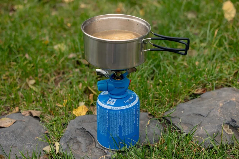 Campingaz Camping-Geschirrset aus Edelstahl | 2 Töpfe mit Deckel & 1 Pfanne