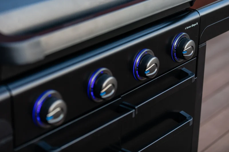 Campingaz 4 Series Onyx S Gasgrill | 4 Blue Flame Edelstahlbrenner | Seitenkocher