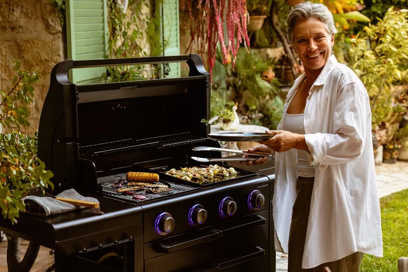 Campingaz 4 Series Onyx S Gasgrill | 4 Blue Flame Edelstahlbrenner | Seitenkocher