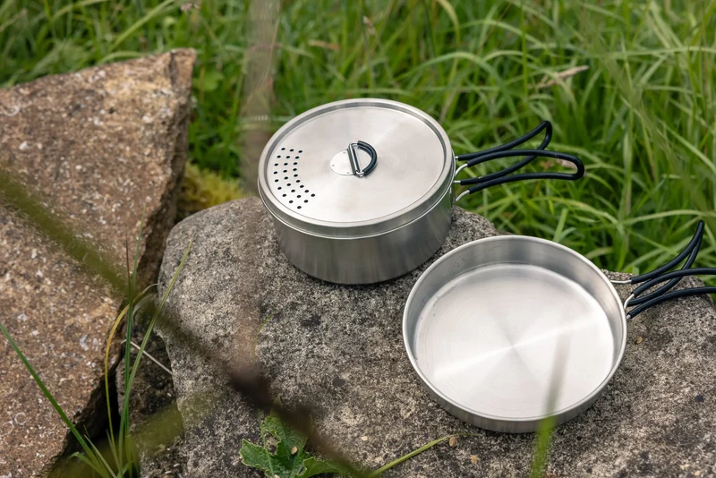 Campingaz Trekking-Geschirrset aus Edelstahl | 1 Topf mit Deckel & Pfanne