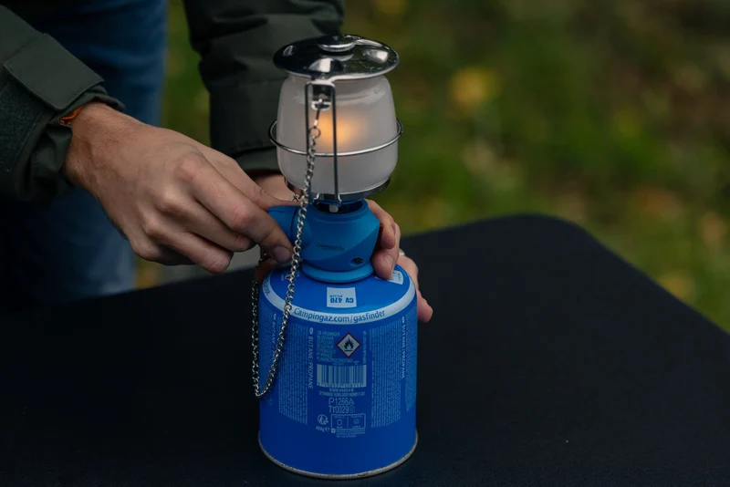 Campingaz Gaslampe Lumostar Plus CV PZ | mit Piezozündung | 80 Watt Helligkeit