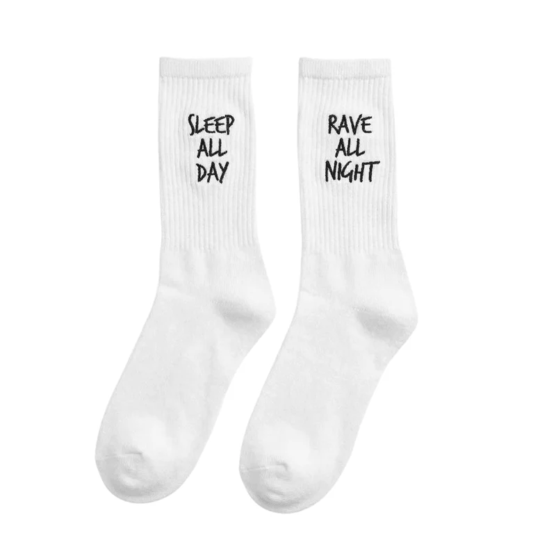 Rave All Night Sleep All Day Socken – Weiß