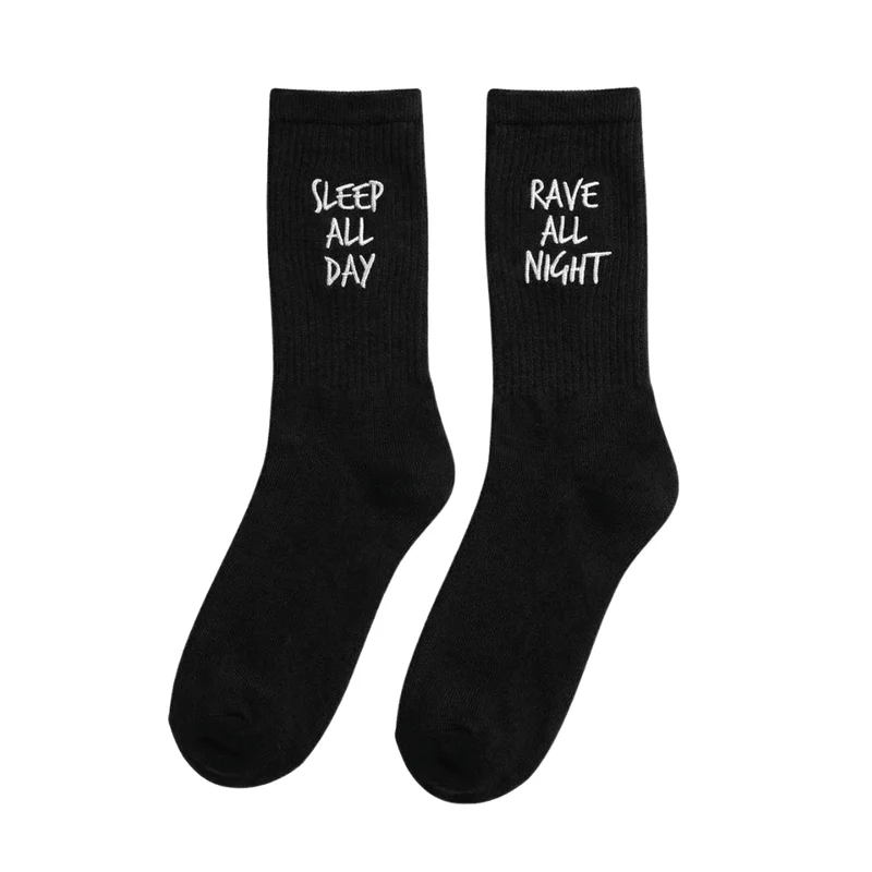 Rave All Night Sleep All Day Socken – Schwarz