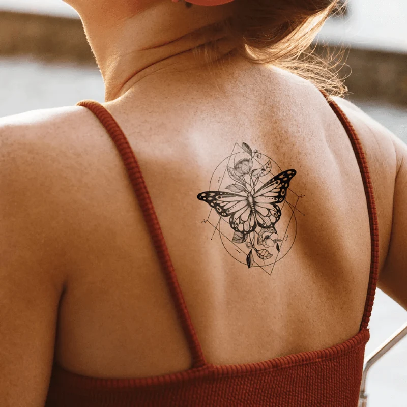 Schmetterling Pfingstrosen Tattoo Waterless