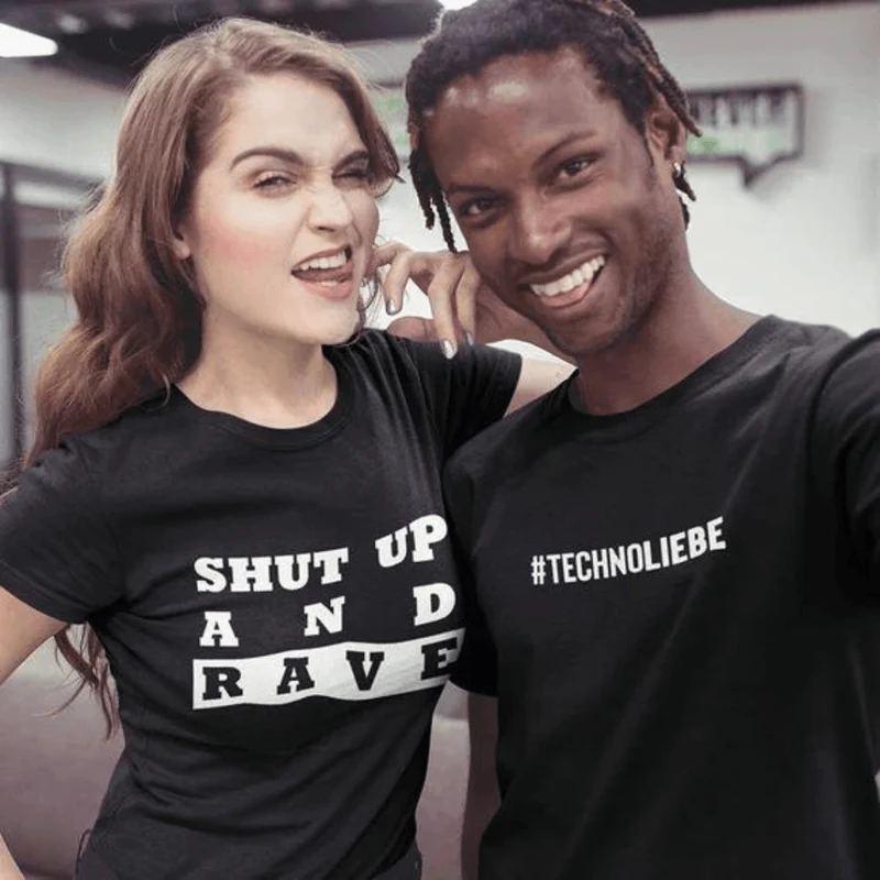 #technoliebe T-Shirt (schwarz oder weiß / unisex)