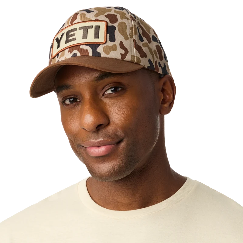 YETI® Wetlands Camo Logo Badge Mid Pro Cap mit flacher Krempe