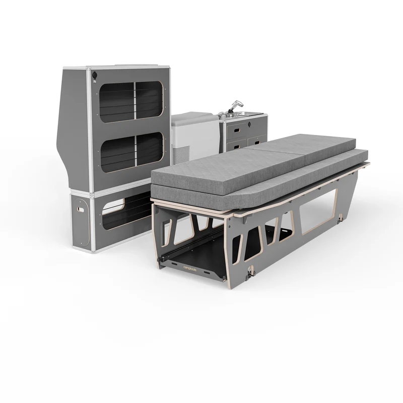 CENTERLINE Komplettset inkl. Küche, Bett mit Heckauszug, Schränken und Kühlbox