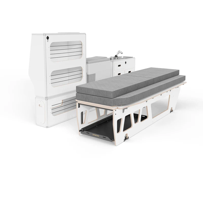 CENTERLINE Komplettset inkl. Küche, Bett mit Heckauszug, Schränken und Kühlbox