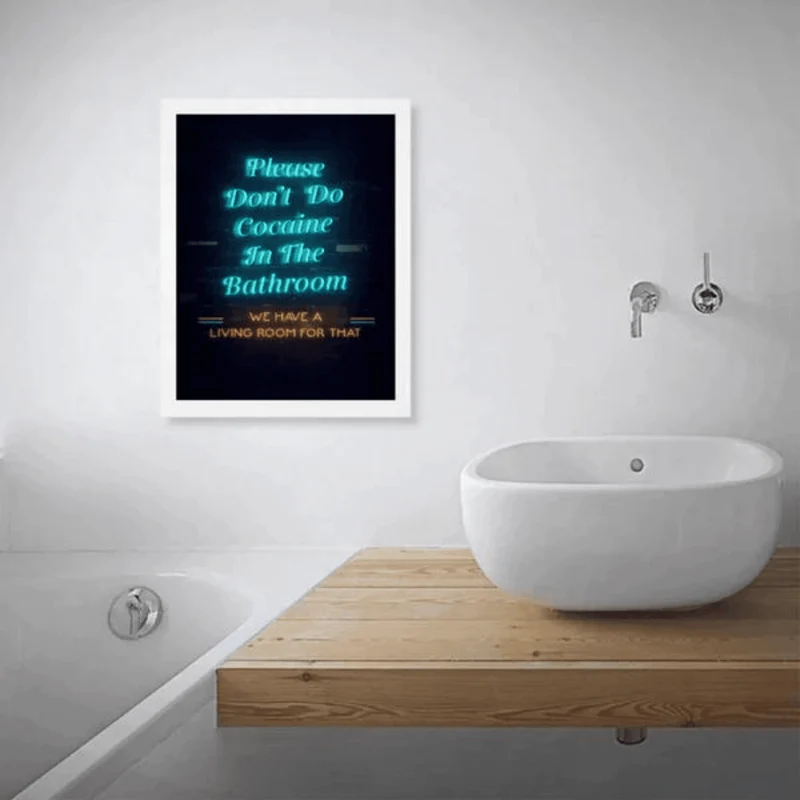 Poster/Plakat A3 „Please dont do Cocaine in the Bathroom - we have a livingroom for that" inkl. Rahmen