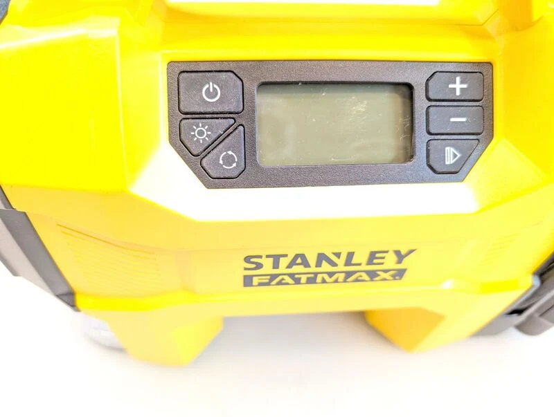 B-Ware Stanley Akku-Kompressor 10 Bar 12 V Adapter Digitales Display Luftpumpe 2.95kg