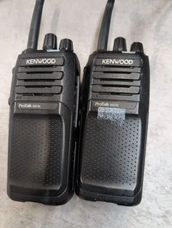 D-Ware Kenwood PMR-Funkgerät Pro Talk TK-3701D Analog Funkgerät 16 Kanäle 9 km