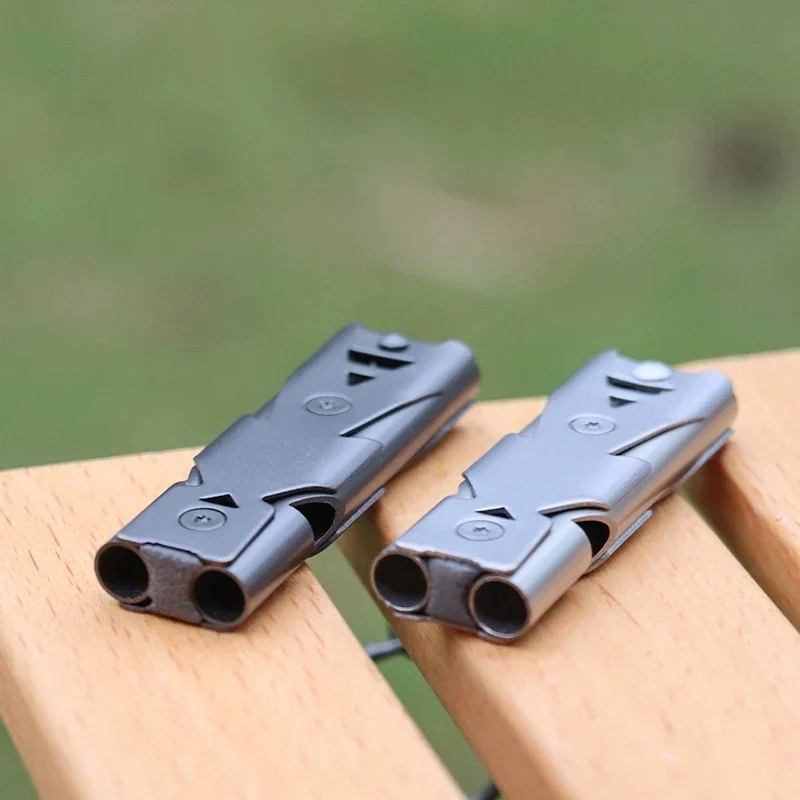 Noodfluitje RVS met Sleutelhanger