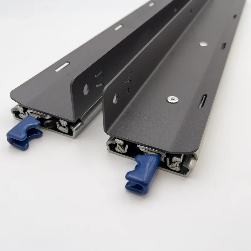 Schwerlastschienen mit Seitenwinkel für Auszugstiefen zwischen 550 - 1.200 mm (Set)