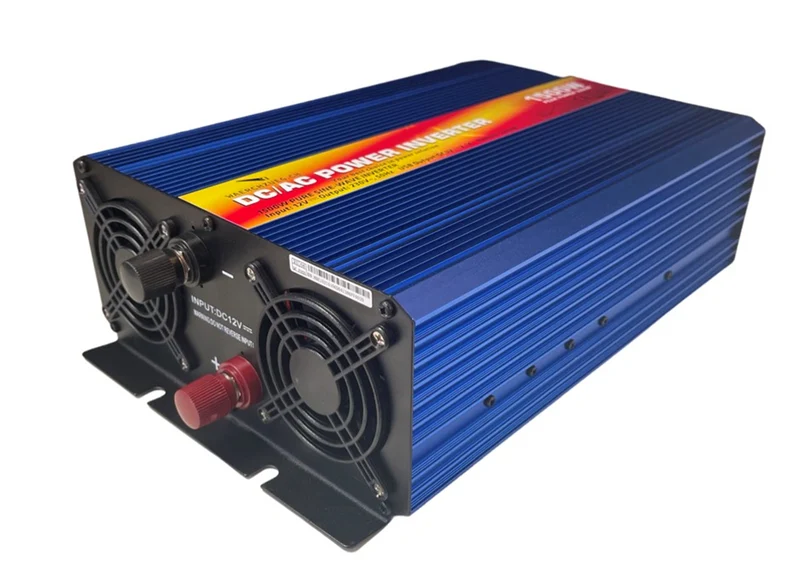 High-End Wechselrichter mit 3000W Dauerleistung, CH-Steckdose und Option für Fernbedienung