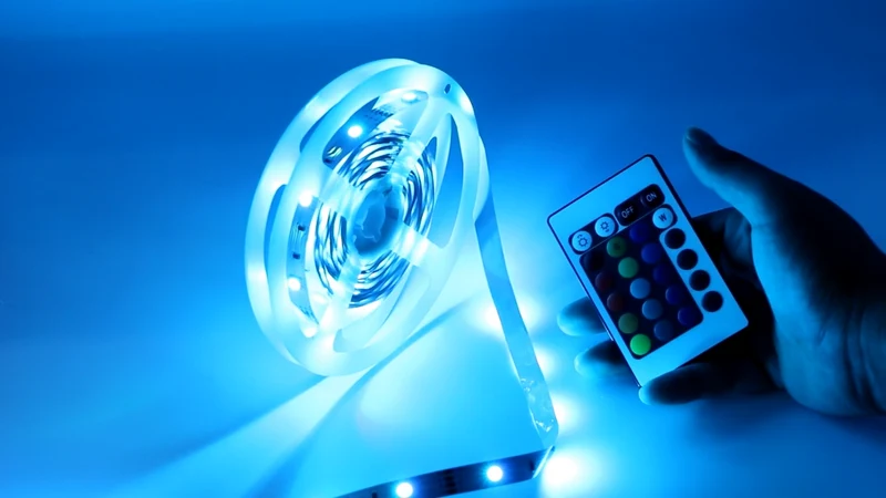 RGB- Farbiges LED Band inkl. Fernbedienung 5m, 12V und 230V