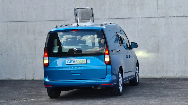 Heckzelt VW Caddy 5 / Ford Tourneo Connect, mit Moskitonetzen und Boden