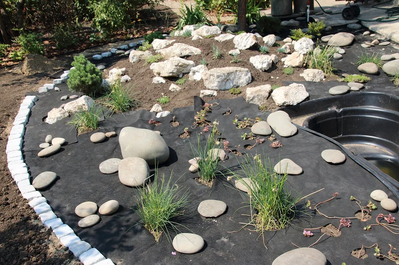 Aquagart Unkrautvlies schwarz 190g – 50m x 1m Gartenvlies