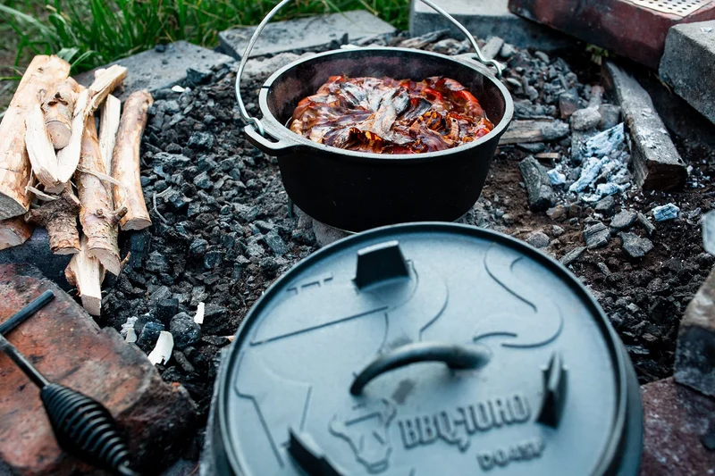 BBQ-Toro Dutch Oven Premium DO12P Gusseisen Topf 13.6L eingebrannt